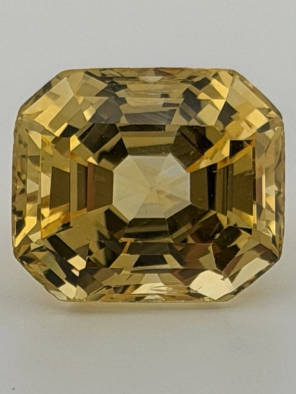 Important Natural Loose Unheated Sri Lanka Yellow Sapphire 16.25ct GIA Octagonal